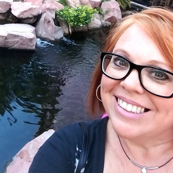 Meet your Posher, Sonja - Picture 1 of 1